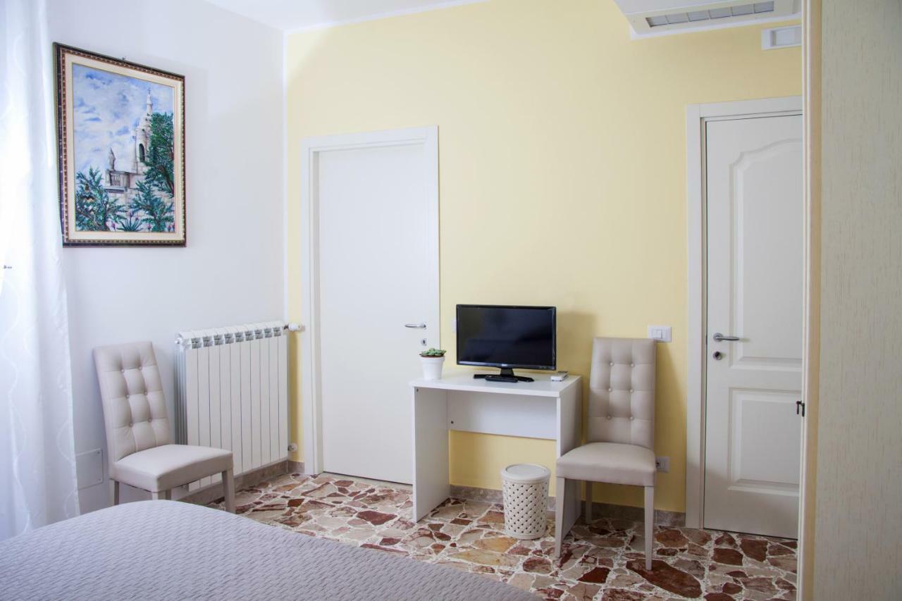 Bframe Cornice Barocca Raguse Extérieur photo